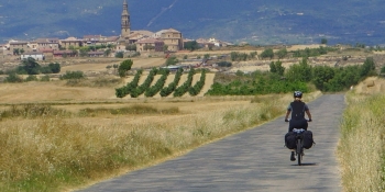 Biking on the quiet countryside roads in La Rioja