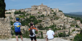 Sun-soaked hilltop villages of Provence: Gordes, Ménebres, Lourmarin, and Roussillon