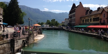 Wandering along the canals in the old town of Annecy 