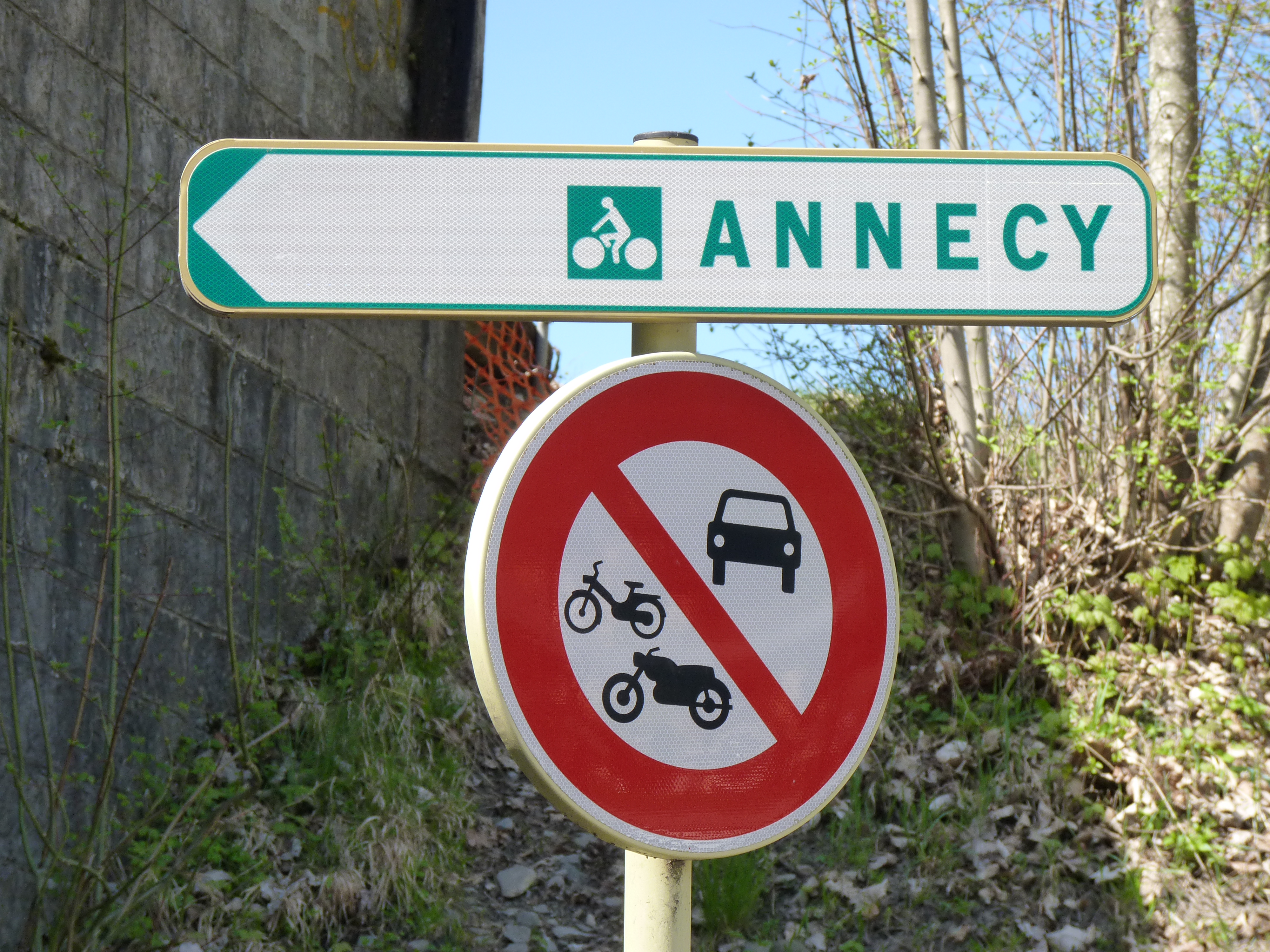 Annecy road sign