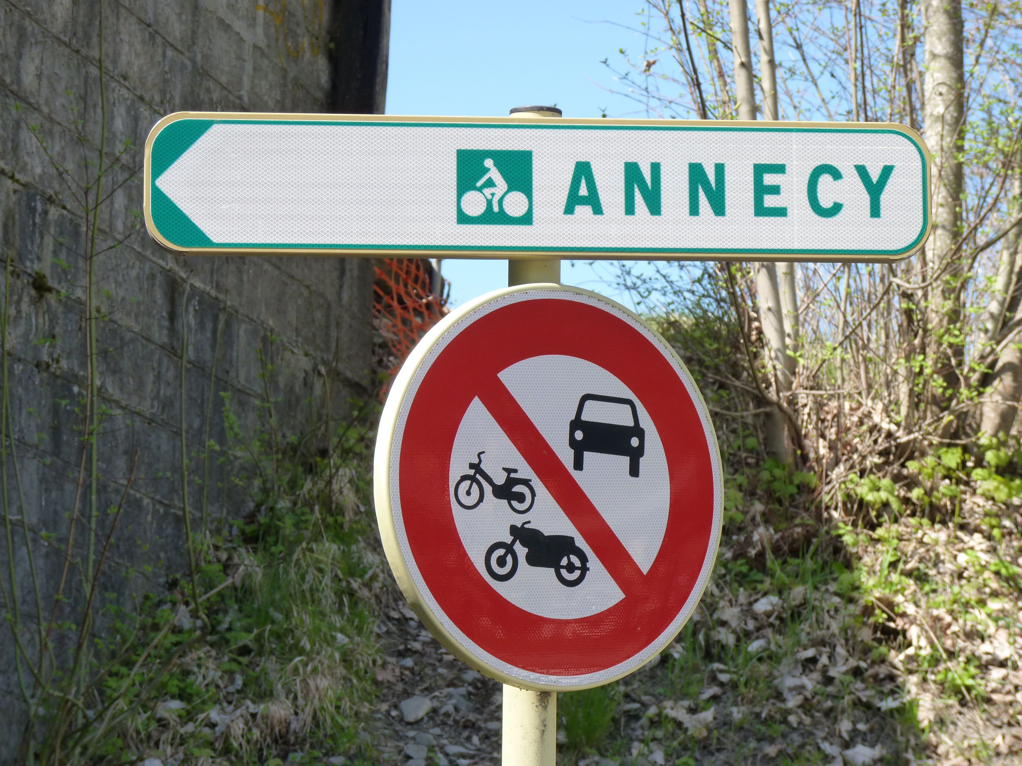 Annecy road sign
