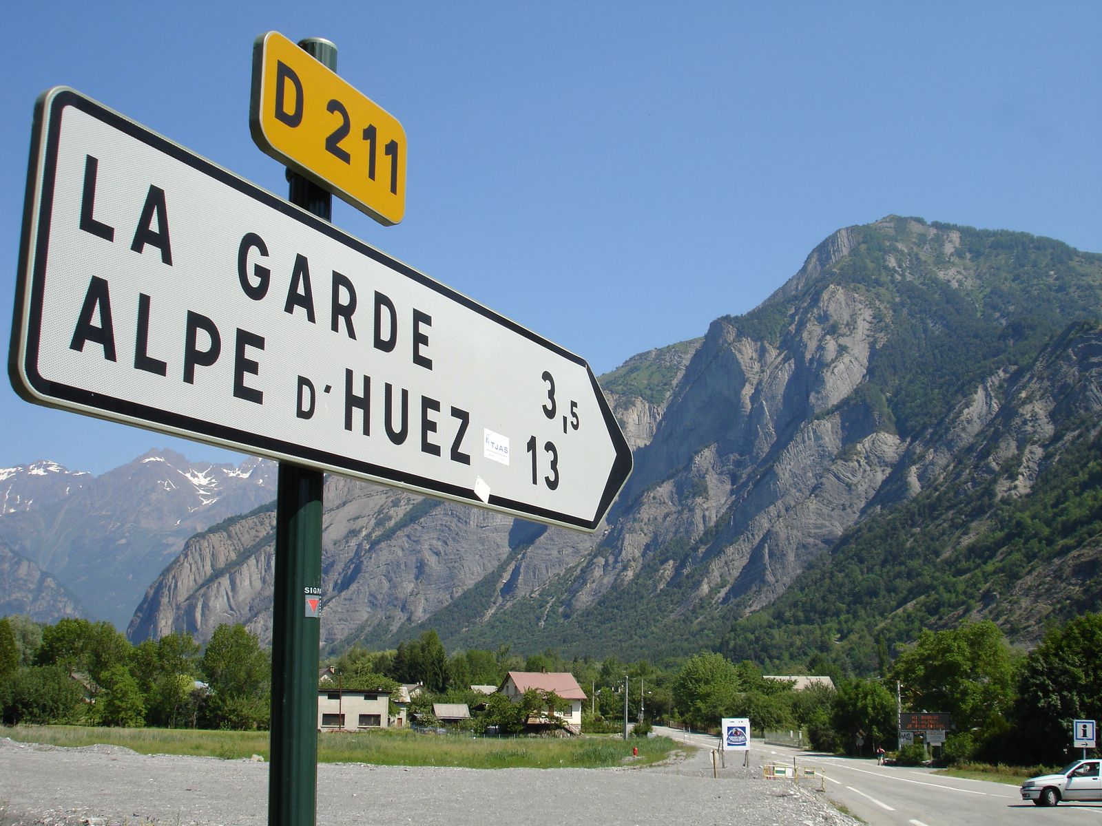Road sign for Alpe d'Huez