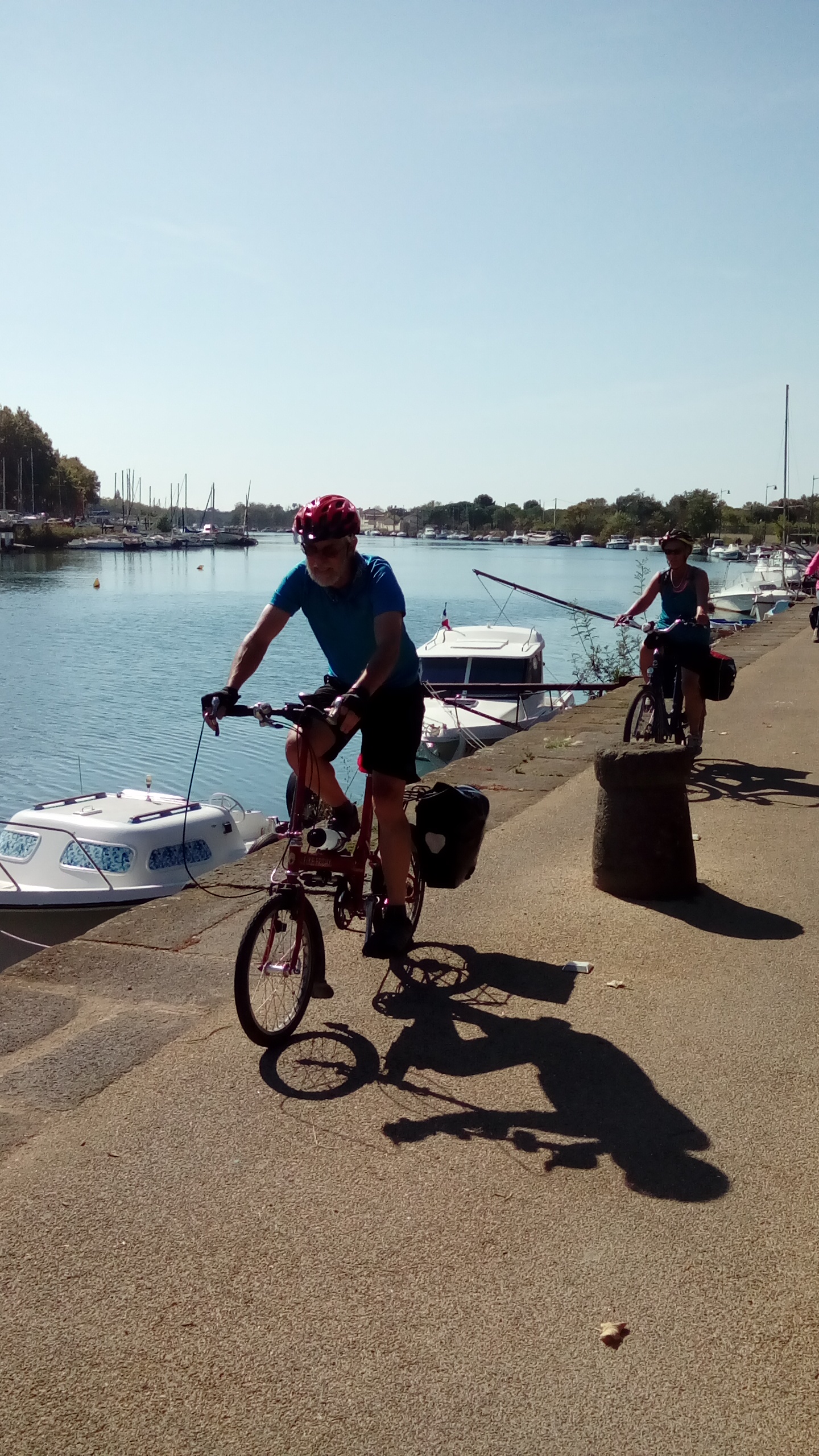 Cyclomundo bikers in Agde, France