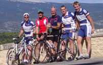 Du Ventoux à l'Alpe d'Huez, à vélo sur les routes alpines panoramiques.