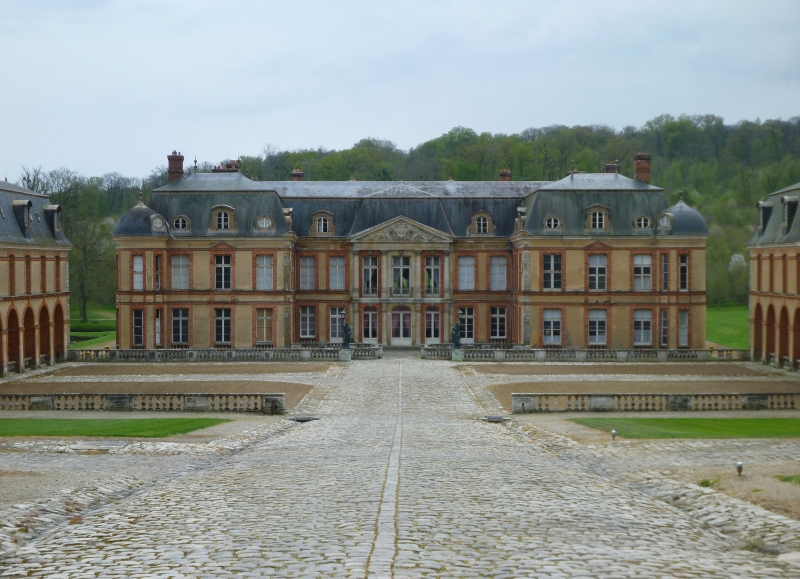 Visiter les châteaux les plus jolis de la région parisienne pendant ce séjour à vélo