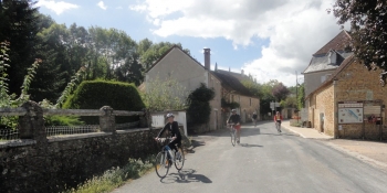 Cet itinéraire à vélo se fait principalement sur un terrain facile