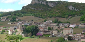Ce voyage à vélo dans le Beaujolais traverse des villages très pittoresques. 
