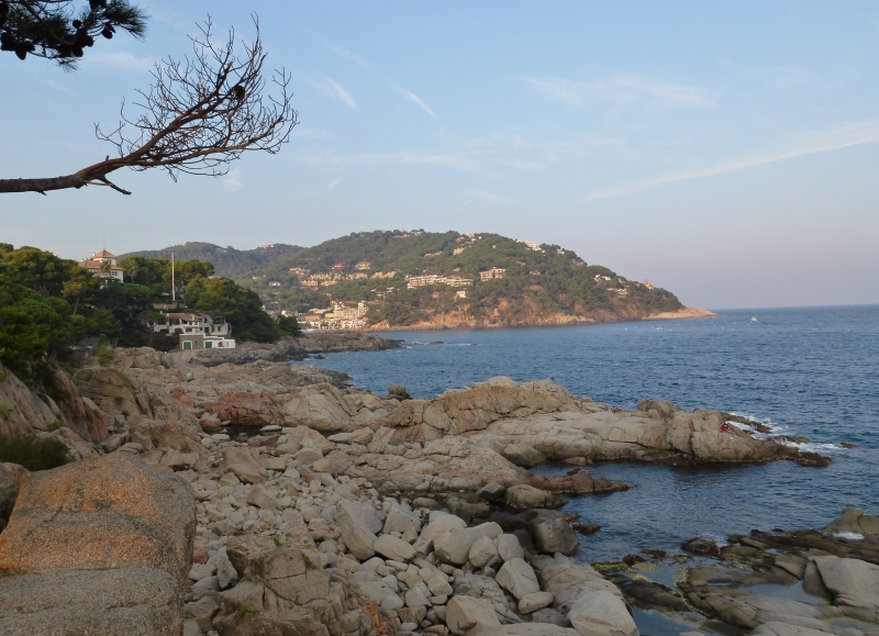 L\'itinéraire passe au bord de la côte méditerranée