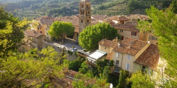 Moustiers-Sainte-Marie, the entrance of Gorges du Verdon