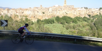 Admirez l'architecture impressionante depuis votre selle en suivant cet itinéraire à vélo