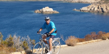 Biking along the sea on the Cap Corse