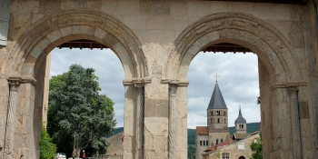 L'abbaye de Cluny, un monument majeur de l'architecture romane