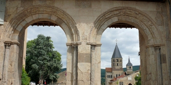 Cluny's Abbey Honnor entrance