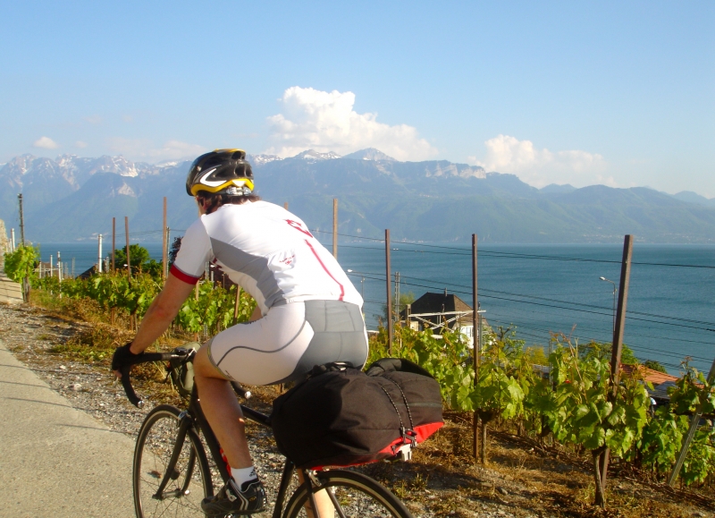 A vélo, à travers les vignobles de Lavaux