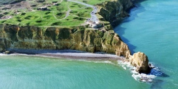 Le premier étape de ce séjour à vélo passe par la célèbre Pointe du Hoc 