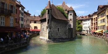On your second stage Seyssel - Annecy, you will stay in Annecy, by its old town. 