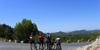 Take a break whenever and wherever you want on a self-guided cycling trip in Provencer