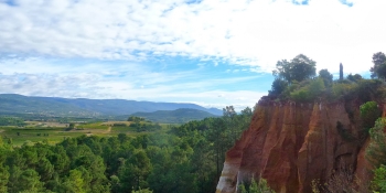 Admirez les Ocres de Rousillon depuis votre selle!