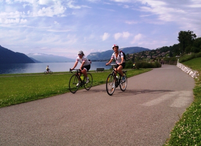 A vélo le long du Lac du Bourget