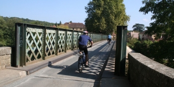 The riding take place on quiet roads