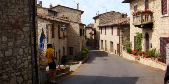 L'itinéraire passe par de charmants villages de campagne