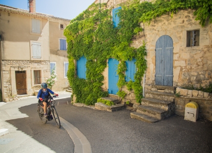Décuvrir Les couleurs éclatantes de Provence pendant ce séjour à vélo