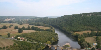 Suivre cet itinéraire à vélo dans la nature de la Dordogne