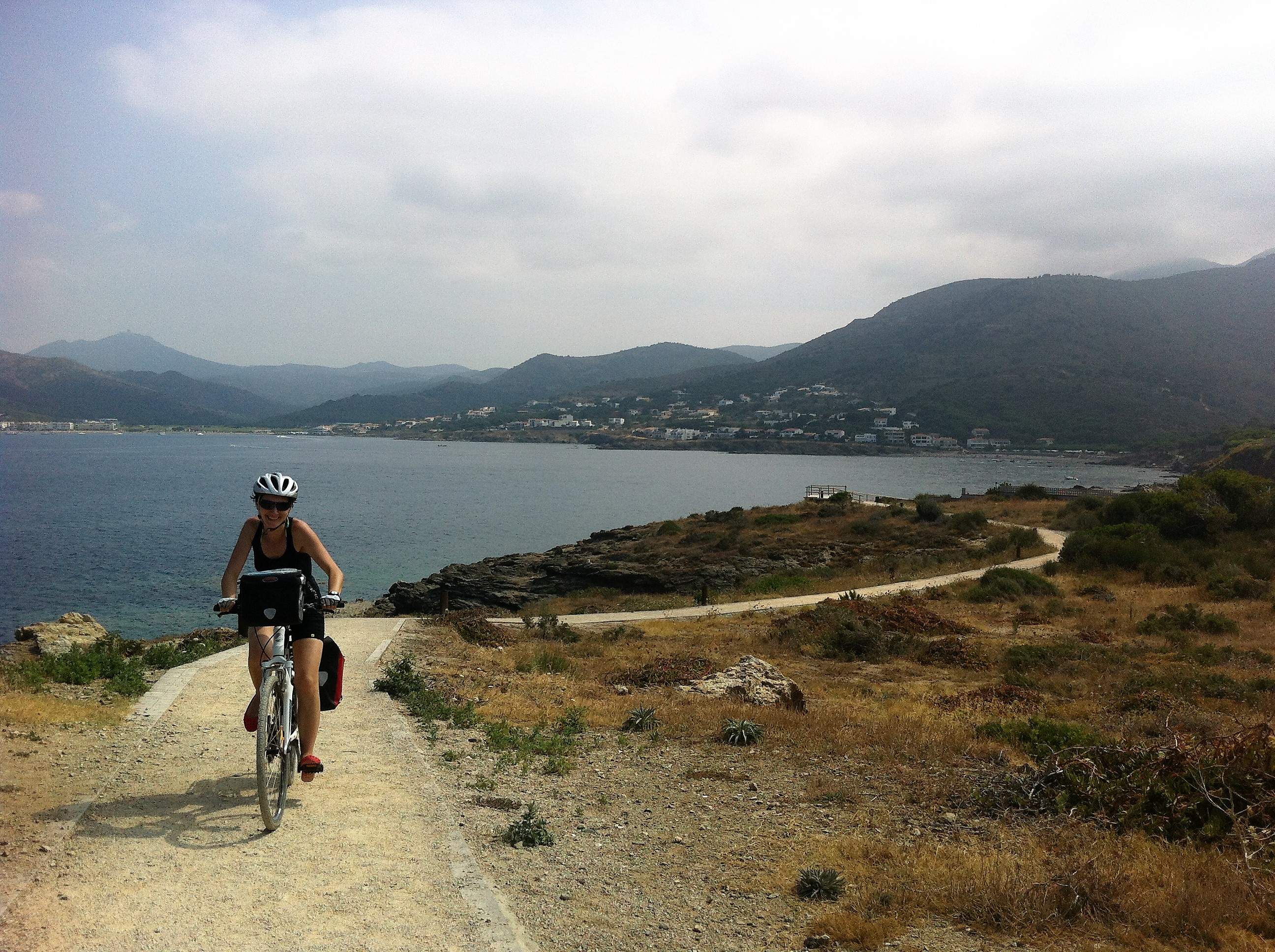 Cycle the sea coast of Catalonia