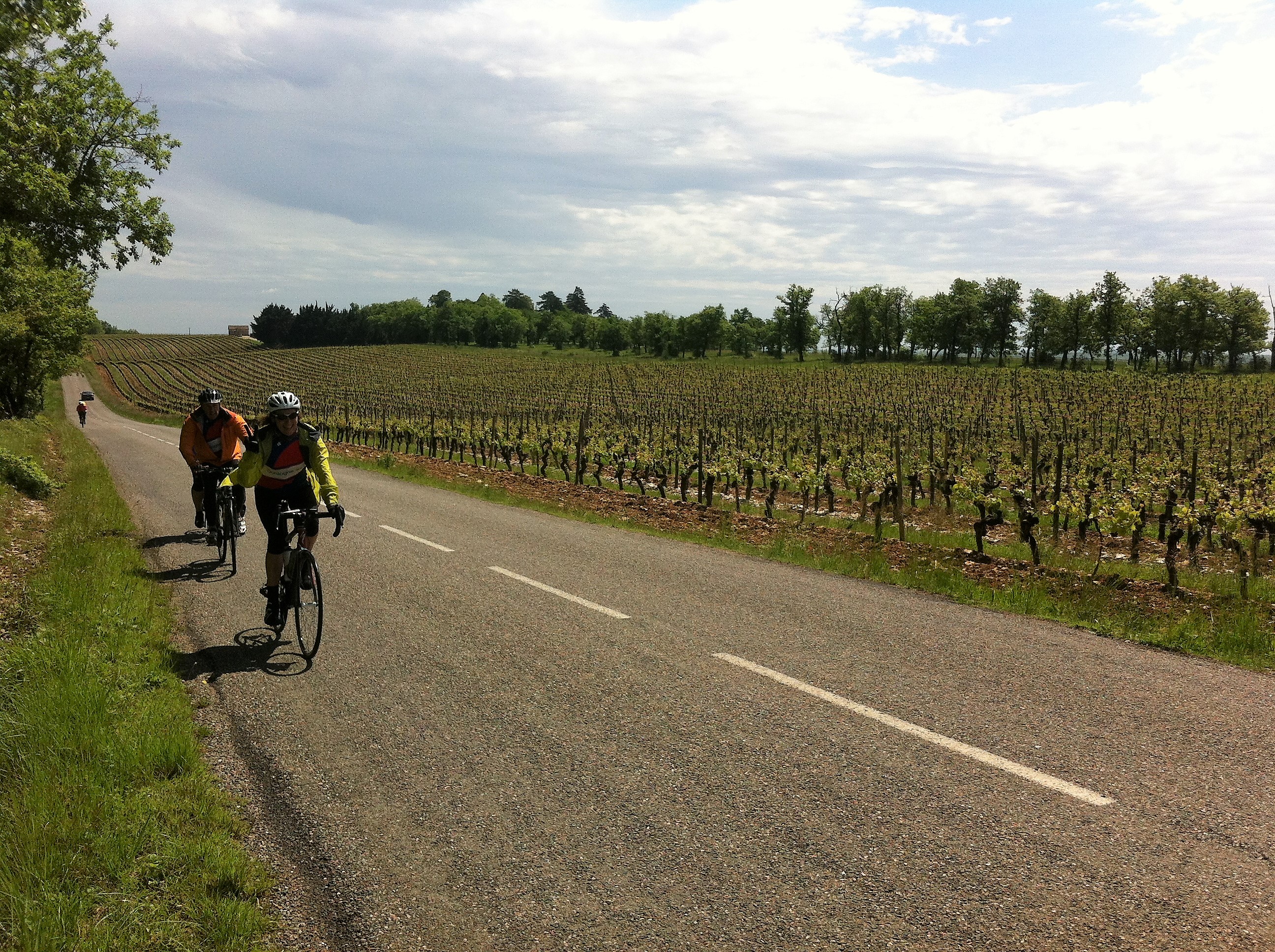 Our Dordogne bicycle tours are perfect for individuals, couples and small groups