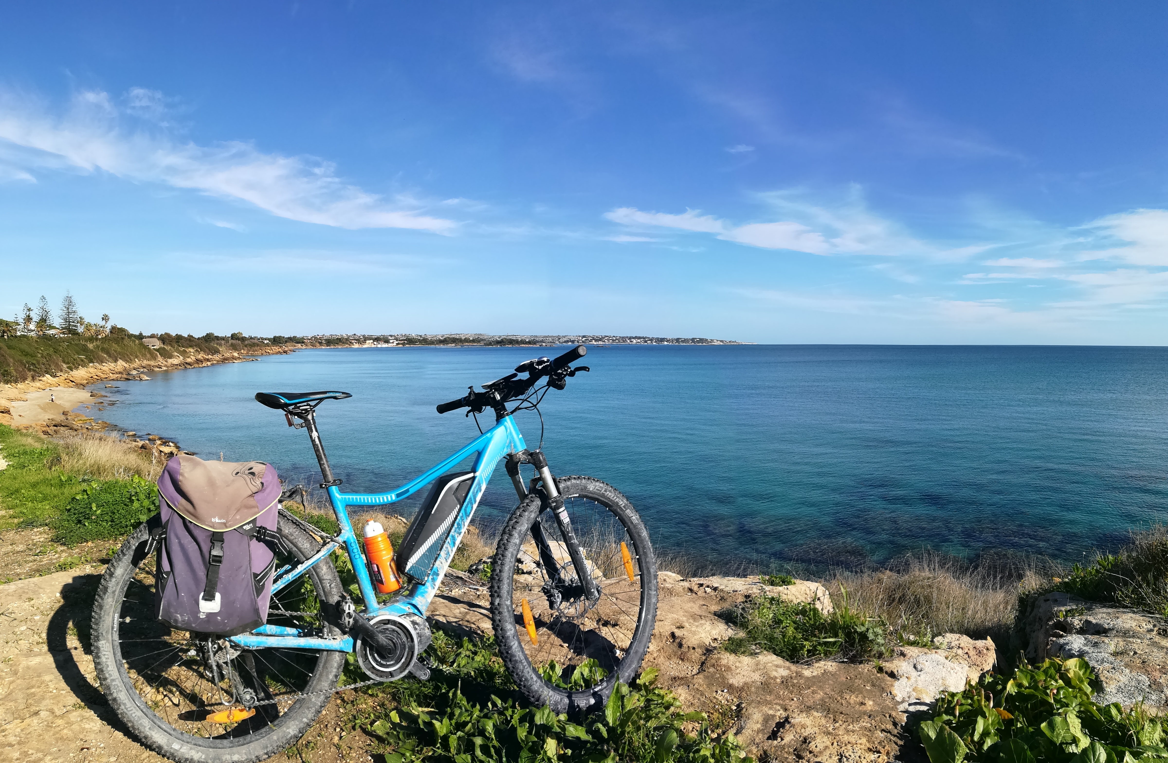 La Sicile offre un décor varié, parfait pour les voyages cyclotouristiques