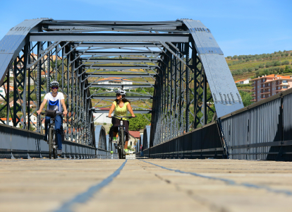 Découvrir la magie de la vallée du Douro lors de cet itinéraire à vélo