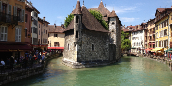 This self-guided tour ends in Annecy