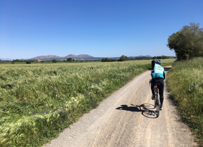 Le Massif de Montgri proche de cet itinéraire à vélo